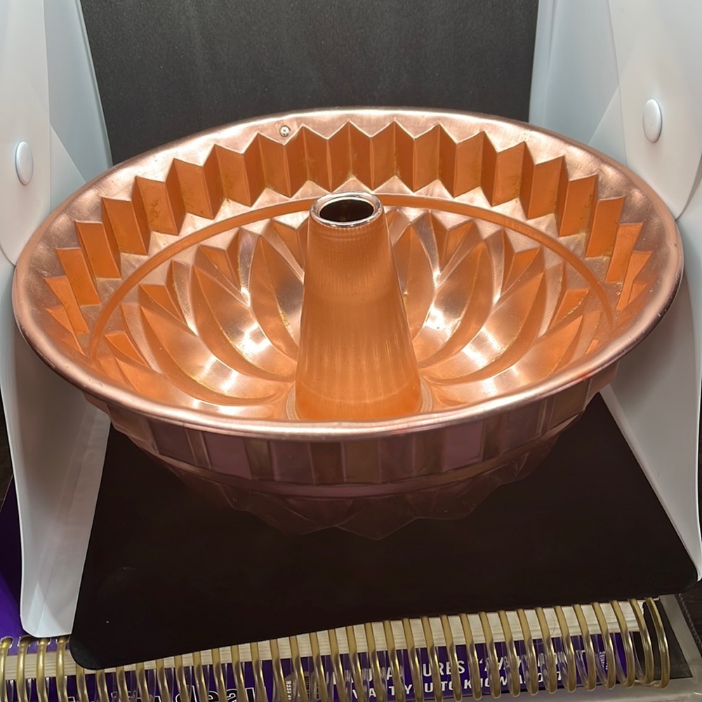 VINTAGE COPPER JELLO MOLD OR WALL DECO 9”x 3.5”